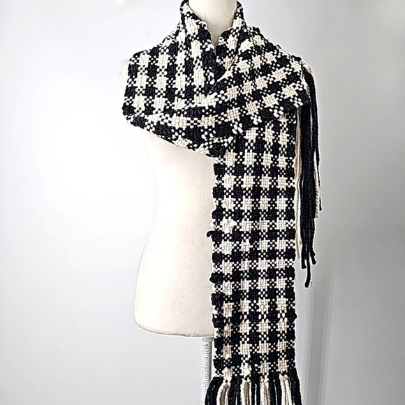 Black & Cream Fringed Houndstooth Hand Knit Long Neck Scarf - Picture 8 of 9